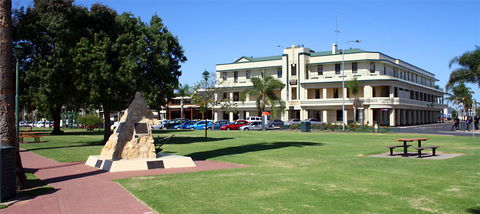 Renmark Hotel/Motel & Function Centre - Accommodation Fremantle 8