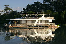 Whitewater Houseboat - Accommodation Fremantle 0
