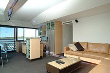 Whitewater Houseboat - Accommodation Fremantle 2