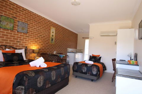 Top Of The Town Motor Inn Yackandandah - Accommodation Fremantle 7
