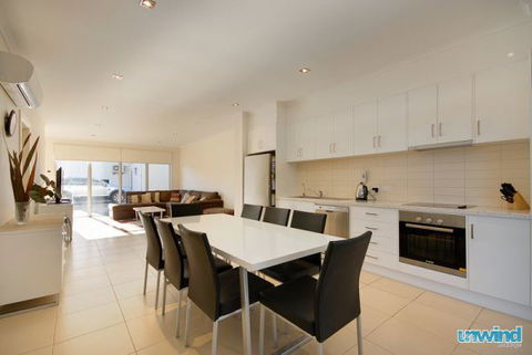 Unwind At 8 The Block Apartments Victor Harbor - Accommodation Fremantle 1