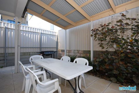 Unwind At 8 The Block Apartments Victor Harbor - Accommodation Fremantle 3