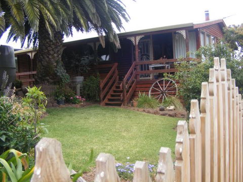 Ironstone Cottage - Accommodation Fremantle 0