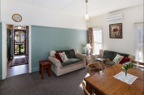 Ripon Cottage - Accommodation Fremantle 2