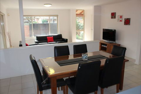 Adelaide Serviced Accommodation - Childers House - Accommodation Fremantle 5