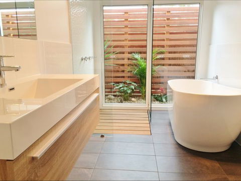 All Decked Out: Lake Conjola - Accommodation Fremantle 1