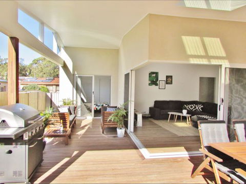 All Decked Out: Lake Conjola - Accommodation Fremantle 2