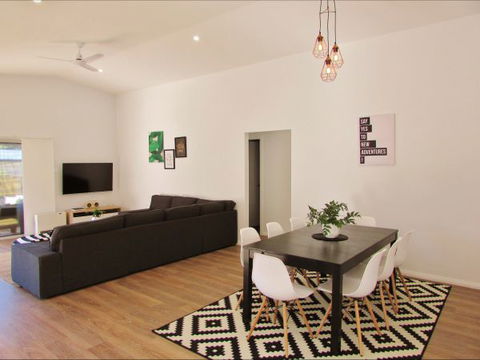 All Decked Out: Lake Conjola - Accommodation Fremantle 4