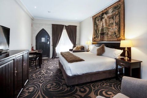 Castle Suites - Kryal Castle - Accommodation Fremantle 0