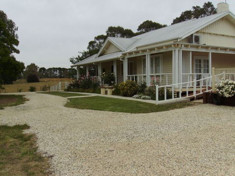 Daisyburn Homestead - Accommodation Fremantle 2