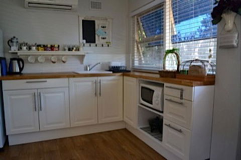 Garden Cottage B And B - Accommodation Fremantle 2
