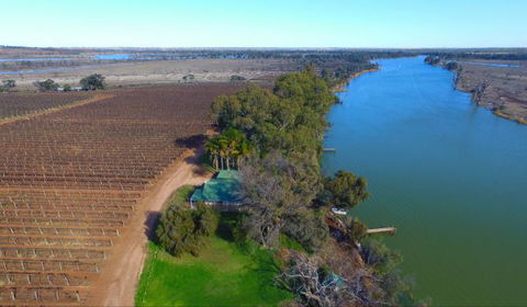 Mundic Waterfront Cottages - Accommodation Fremantle 0
