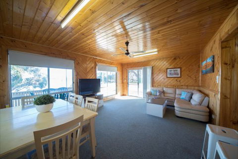 Mundic Waterfront Cottages - Accommodation Fremantle 6