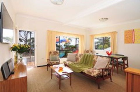 Retro Sands Beach House - Accommodation Fremantle 1
