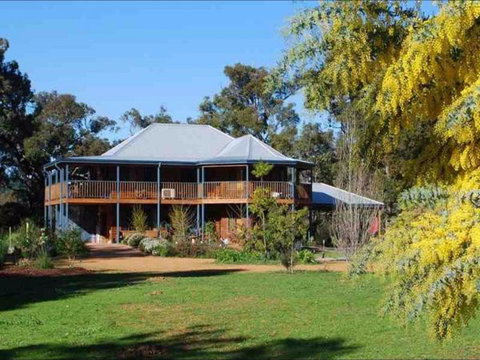 Riverwood Retreat - Accommodation Fremantle 0