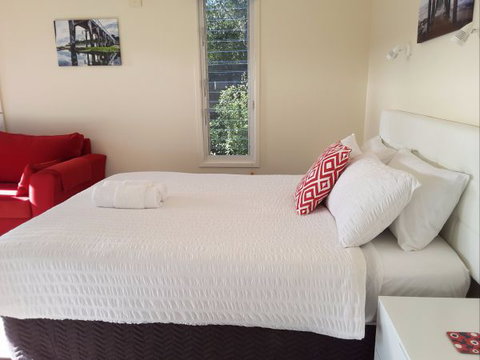 Springtide Studio Apartments - Accommodation Fremantle 1