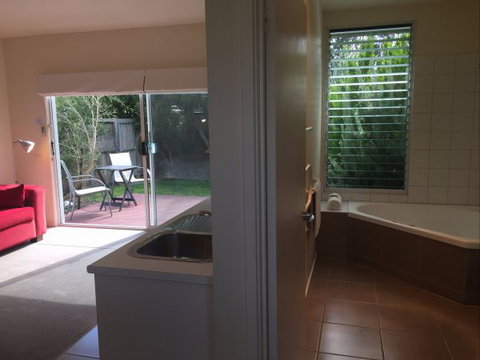 Springtide Studio Apartments - Accommodation Fremantle 6