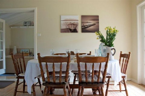 Sweetman Cottage - Accommodation Fremantle 2