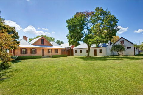 Vine Lodge Heritage Getaway - Accommodation Fremantle 1