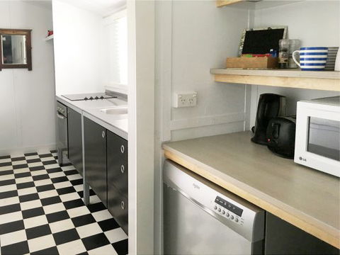 Atlantis Seafarers Cottage - Accommodation Fremantle 4