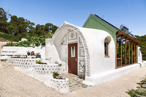 Earthship Ironbank - Accommodation Fremantle 1