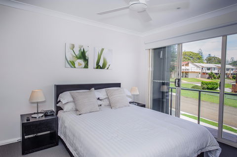 Escape At Nobbys - Accommodation Fremantle 8