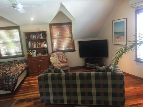 HJapartments - Accommodation Fremantle 2