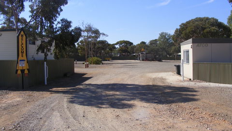 Woomera Travellers Village And Caravan Park - Accommodation Fremantle 1