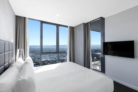 Meriton Suites Southport - Accommodation Fremantle 4