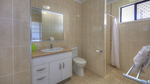 Sky View Units - Accommodation Fremantle 1