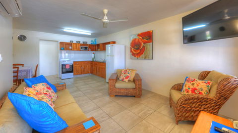 Sky View Units - Accommodation Fremantle 2