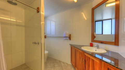 Sky View Units - Accommodation Fremantle 3