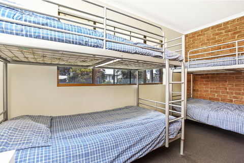 Unit 3, 5-/ Surf Avenue, Carrickalinga - Accommodation Fremantle 3