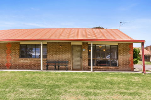 Unit 3, 5-/ Surf Avenue, Carrickalinga - Accommodation Fremantle 6