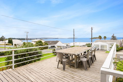 19 Investigator Crescent, Encounter Bay - Accommodation Fremantle 1