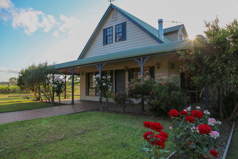 Emma's Cottage Vineyard - Accommodation Fremantle 0