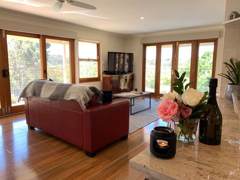 Hahndorf Luxury Lodge - Accommodation Fremantle 0