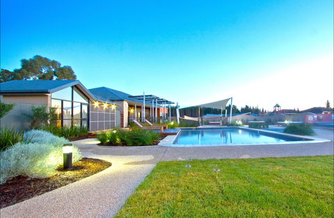 Ramada Resort By Wyndham Seven Mile Beach - Accommodation Fremantle 0