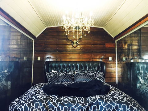 Redleaf Farm Carriages - Accommodation Fremantle 5