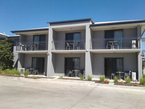 Royal Motel Miles - Accommodation Fremantle 0