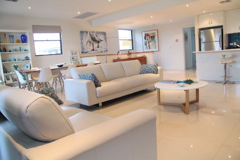 23 Nevin Avenue, Encounter Bay - Accommodation Fremantle 0