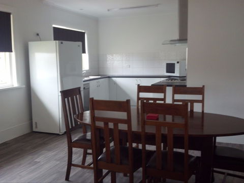 Alby's - Accommodation Fremantle 2