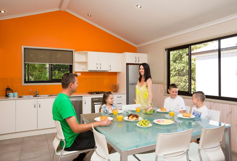 Burleigh Beach Tourist Park - Accommodation Fremantle 0