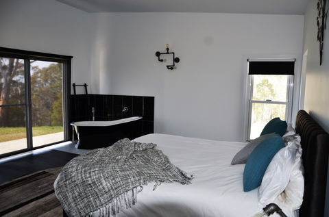 Hickory Moon - Accommodation Fremantle 0