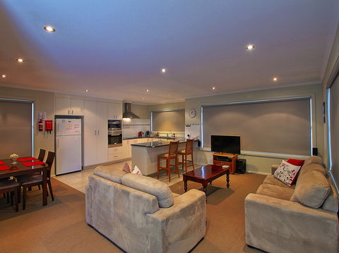 Hobart Villa On Moir - Accommodation Fremantle 1