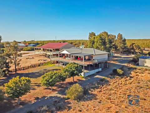 River Shack Rentals - Accommodation Fremantle 0