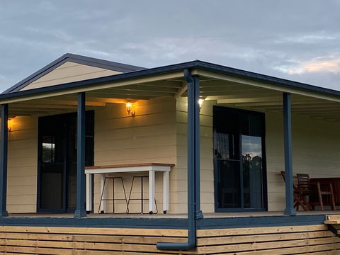 Riverside Park Cottage - Accommodation Fremantle 0