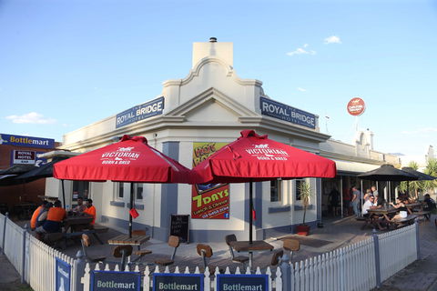 Royal Bridge Hotel, Barham - Accommodation Fremantle 0