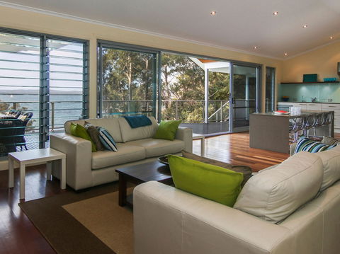 Becalmed On Sunshine Cove - Accommodation Fremantle 1