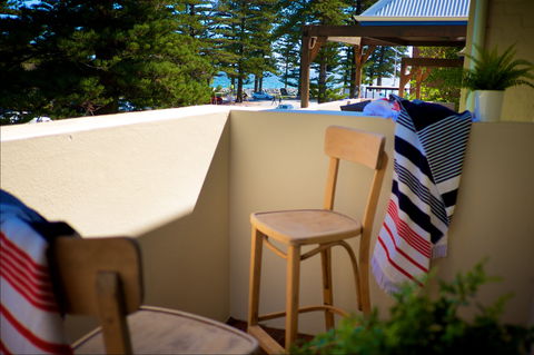 Cottesloe Artist's Beach Retreat - Accommodation Fremantle 0